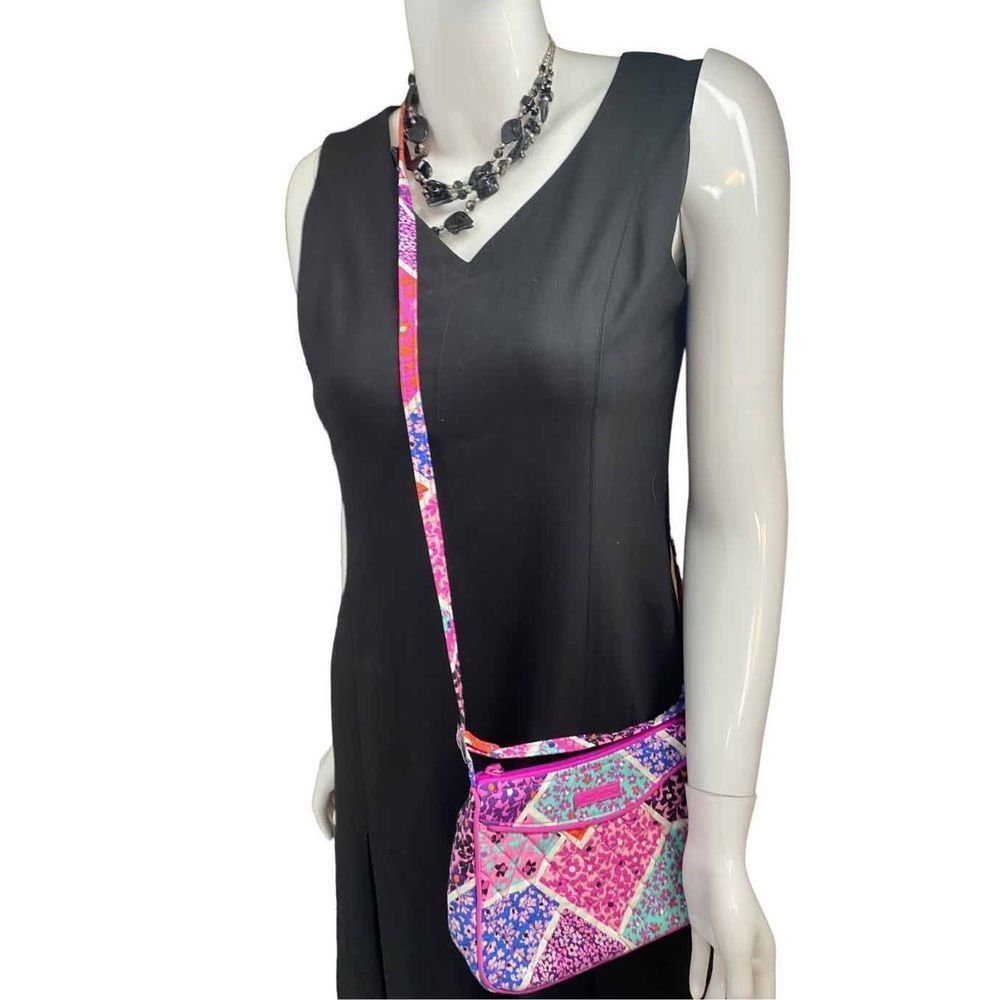 Vera Bradley pink quilted crossbody handbag - Picture 3 of 6